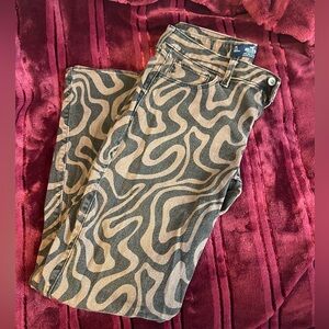Hollister brown and black patterned jeans!!